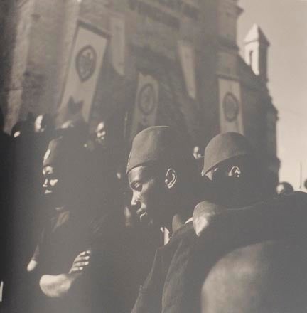 Livre Photographique Pierre Verger 'Le Messager' (1932-1962), édition 1996 - État Comme Neuf, Collection Beaux Livres
