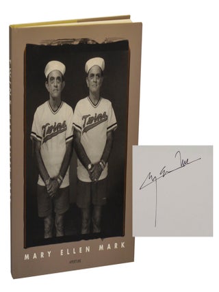 Item #203916 Twins (Signed First Edition). Mary Ellen MARK